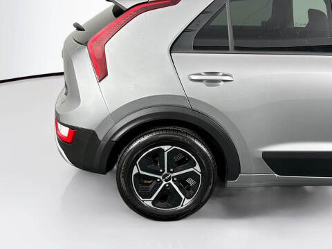 2023 Kia Niro LX