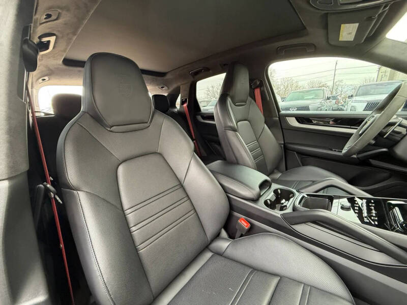 2025 Porsche Cayenne S E-Hybrid