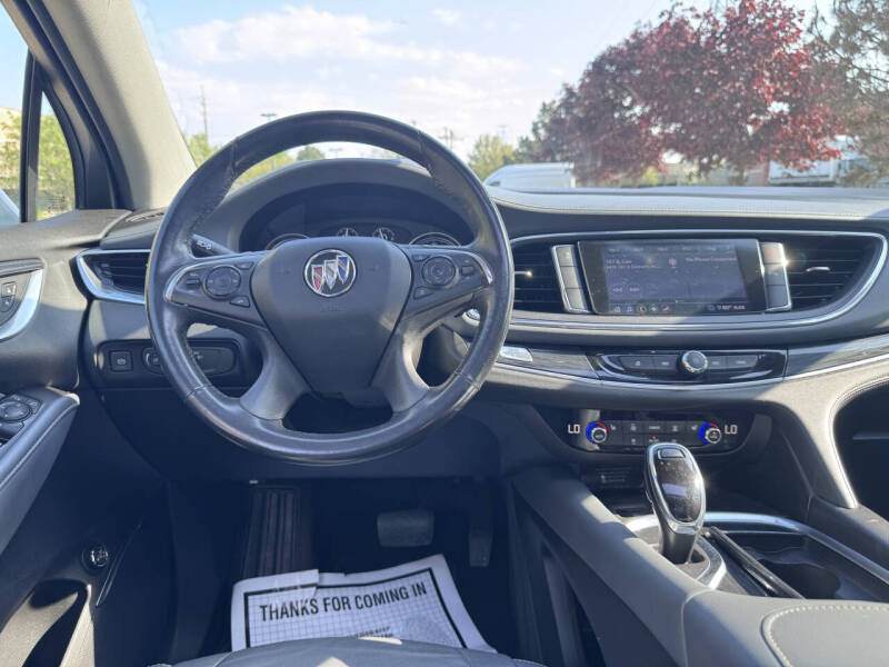 2020 Buick Enclave Essence