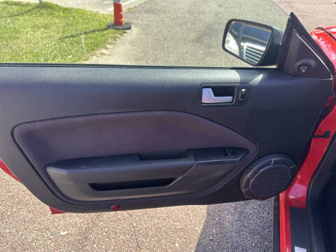 2008 Ford Mustang V6 Deluxe