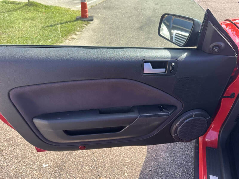 2008 Ford Mustang V6 Deluxe