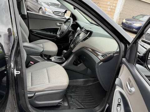 2017 Hyundai Santa Fe SE