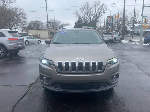 2019 Jeep Cherokee for sale at DTH FINANCE LLC in Toledo OH