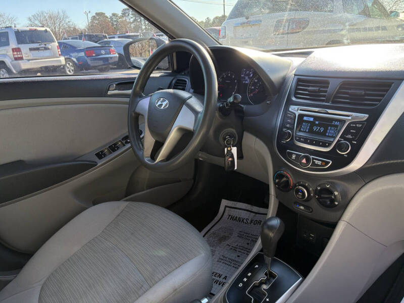 2017 Hyundai Accent SE