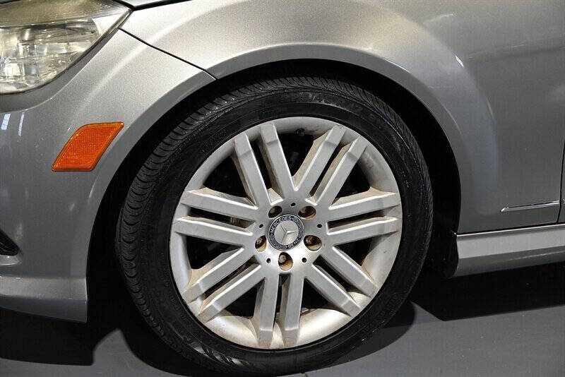 2009 Mercedes-Benz C-Class 12