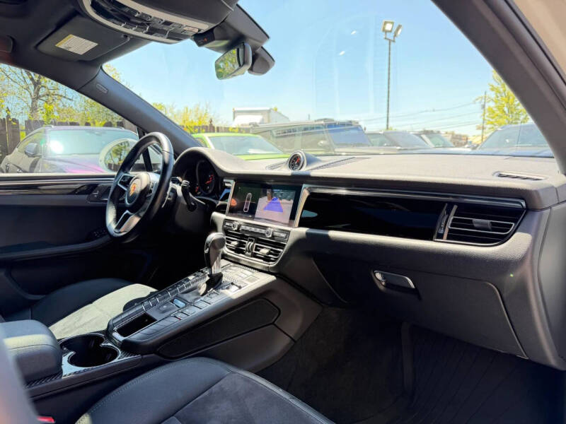 2021 Porsche Macan