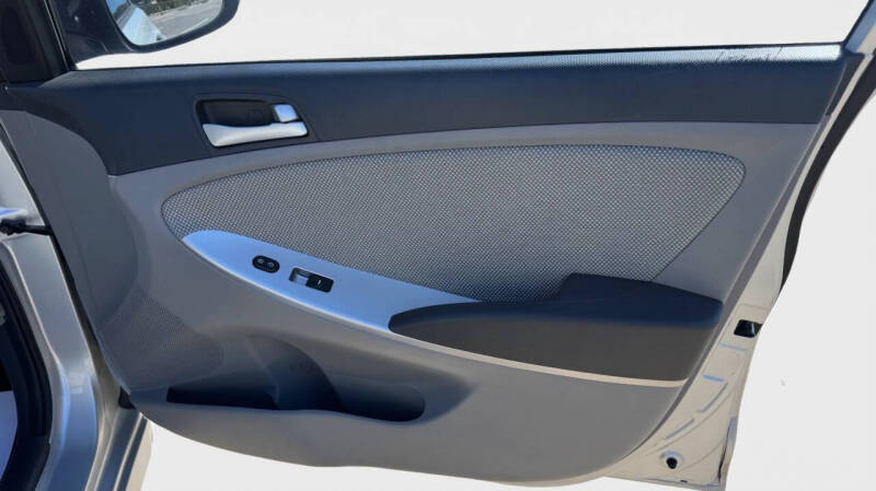 2013 Hyundai Accent GLS