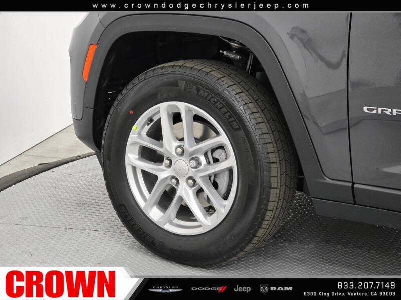 2026 Jeep Grand Cherokee Laredo