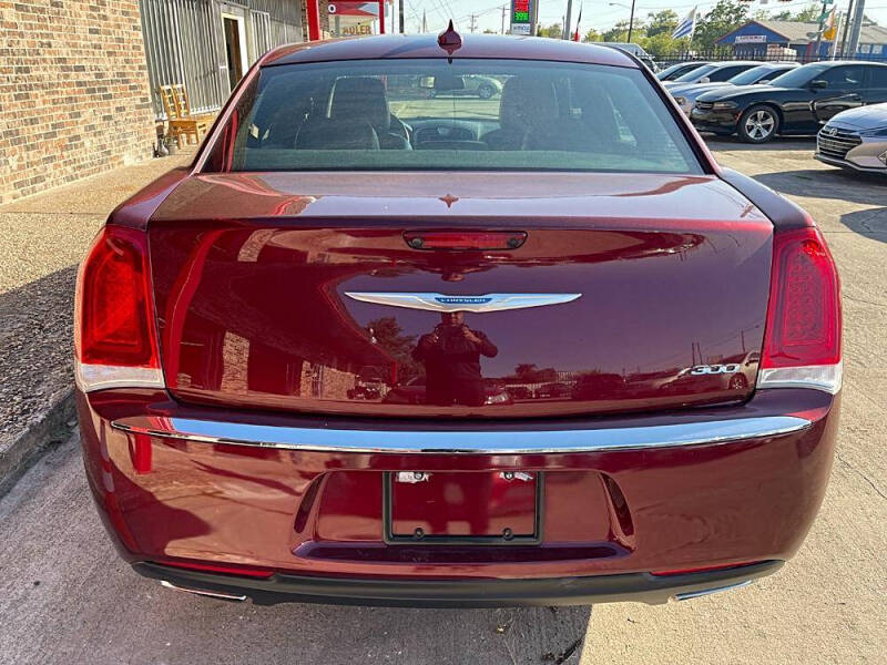 2018 Chrysler 300 Limited