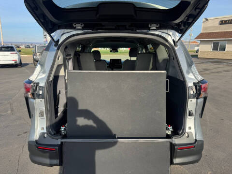 2021 Toyota Sienna LE 8-Passenger