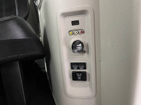 2016 Chrysler Town and Country Touring