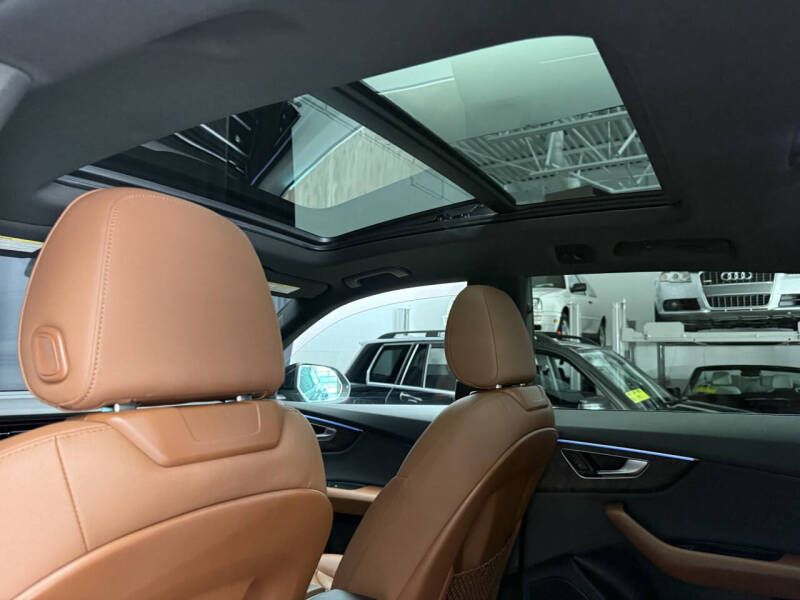 2019 Audi Q8 quattro Premium Plus 55 TFSI