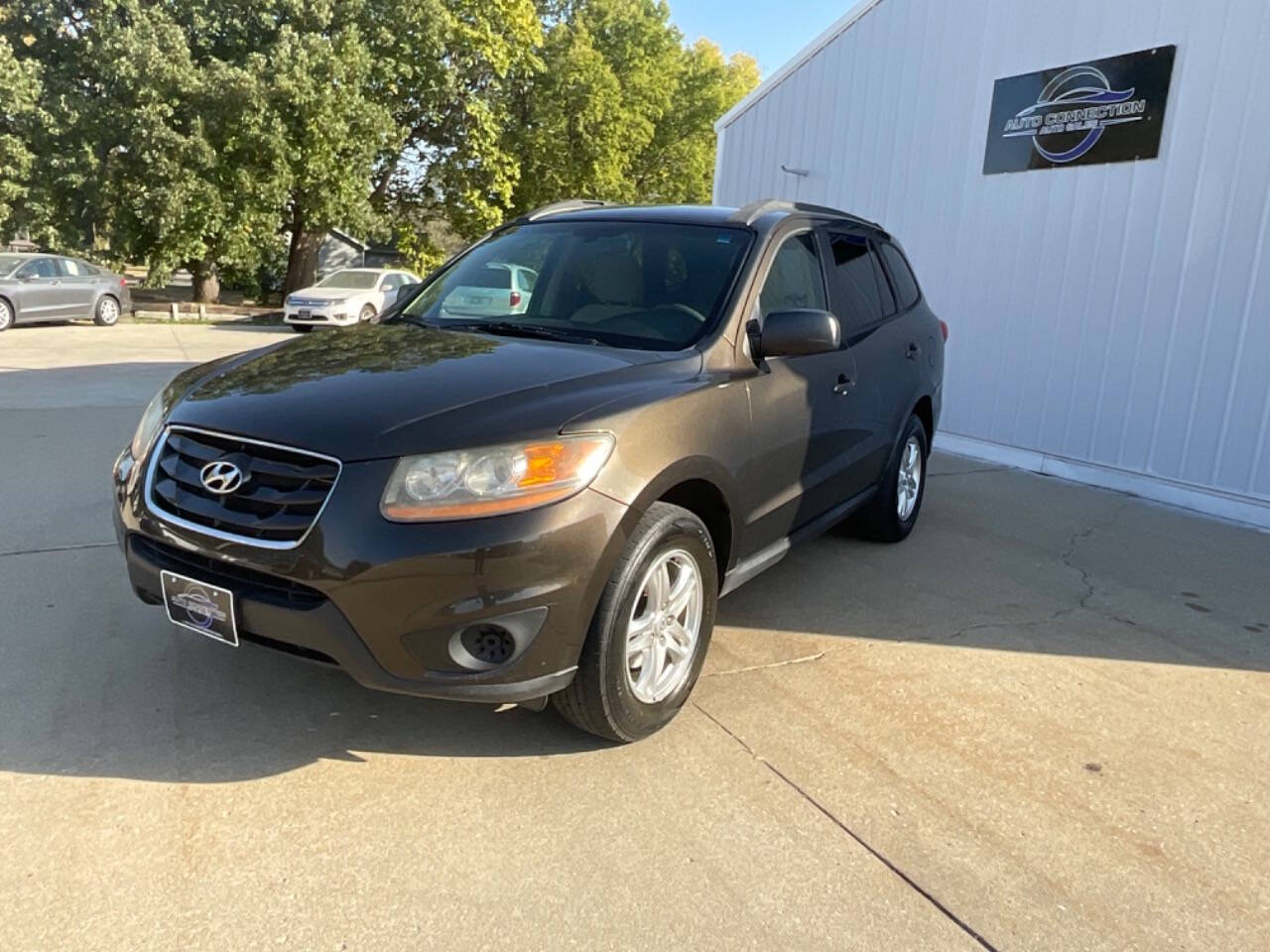 2011 Hyundai SANTA FE for sale at Auto Connection in Waterloo, IA