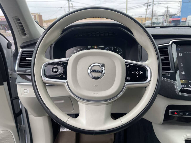 2019 Volvo XC90 T5 Momentum