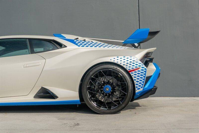 2022 Lamborghini Huracan STO