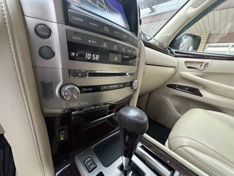 2014 Lexus LX 570