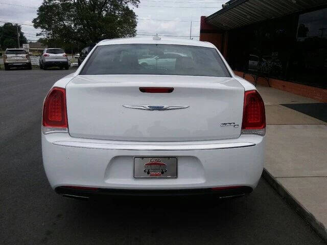 2017 Chrysler 300 C Platinum