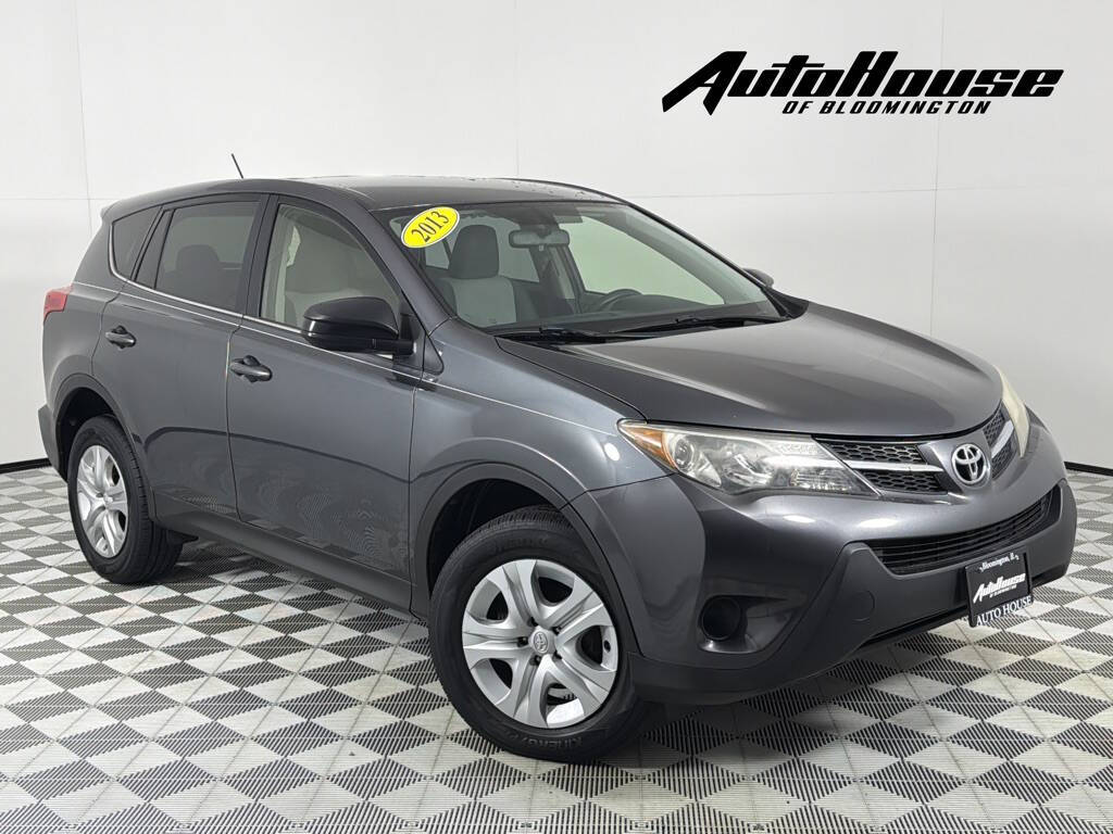 2013 Toyota RAV4 LE's photo