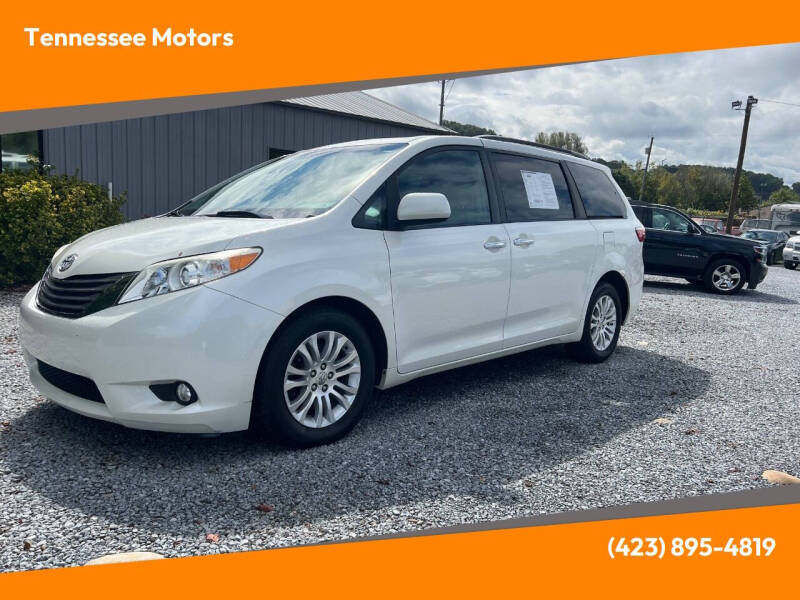2017 Toyota Sienna XLE 7-Passenger Auto Access Seat