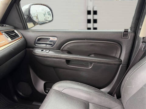 2013 Cadillac Escalade Platinum Edition