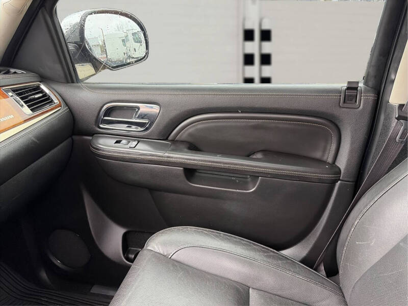 2013 Cadillac Escalade Platinum Edition