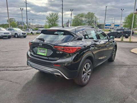 2017 Infiniti QX30 Premium