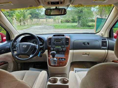 2007 Hyundai Entourage GLS