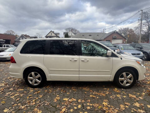 2010 Volkswagen Routan SE