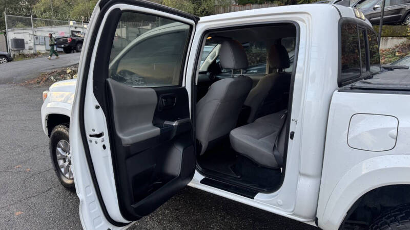 2017 Toyota Tacoma SR5 V6