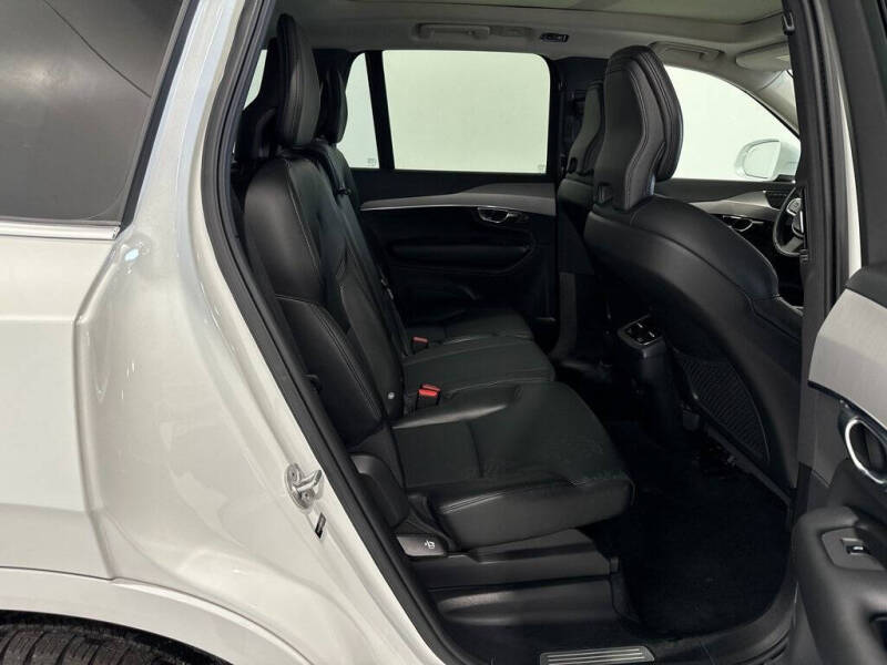 2022 Volvo XC90 T5 Momentum