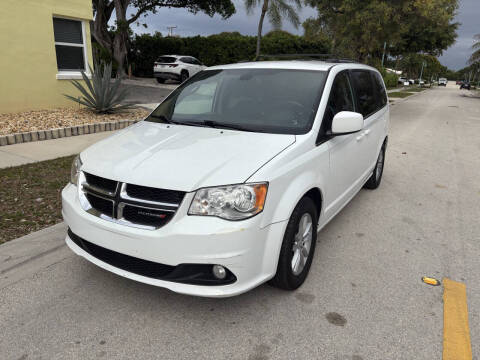 2019 Dodge Grand Caravan for sale at L G AUTO SALES in Boynton Beach FL