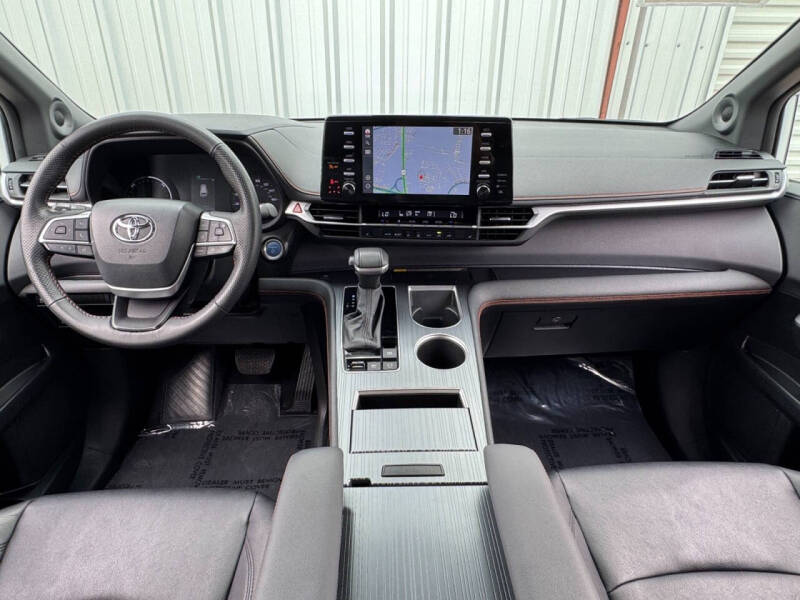 2024 Toyota Sienna XSE 7-Passenger