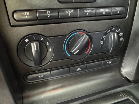 2006 Ford Mustang GT Deluxe