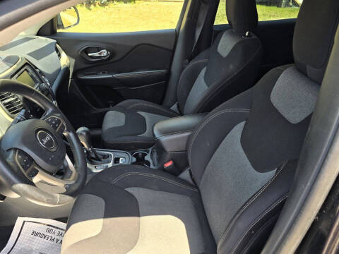 2016 Jeep Cherokee Sport