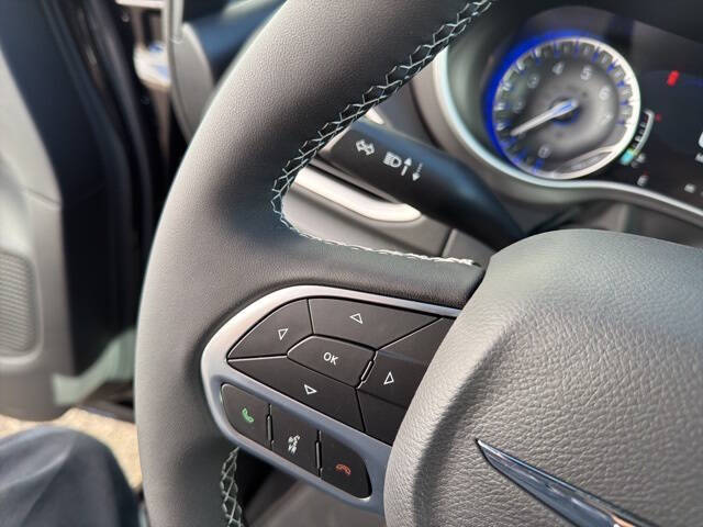 2026 Chrysler Voyager LX