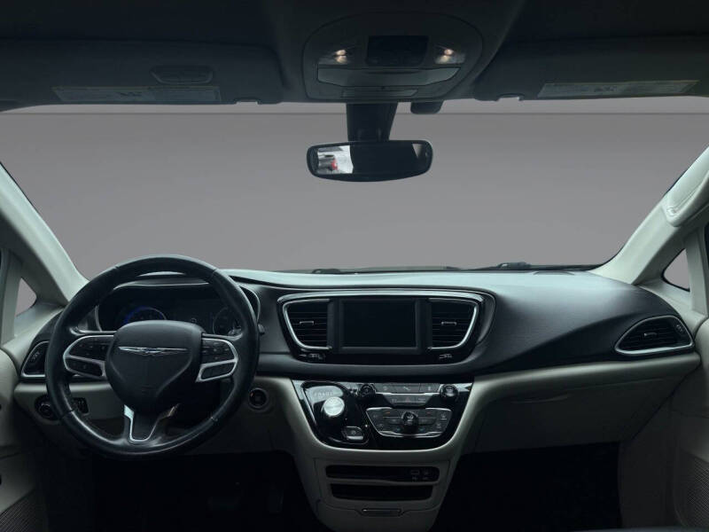2020 Chrysler Pacifica Touring L