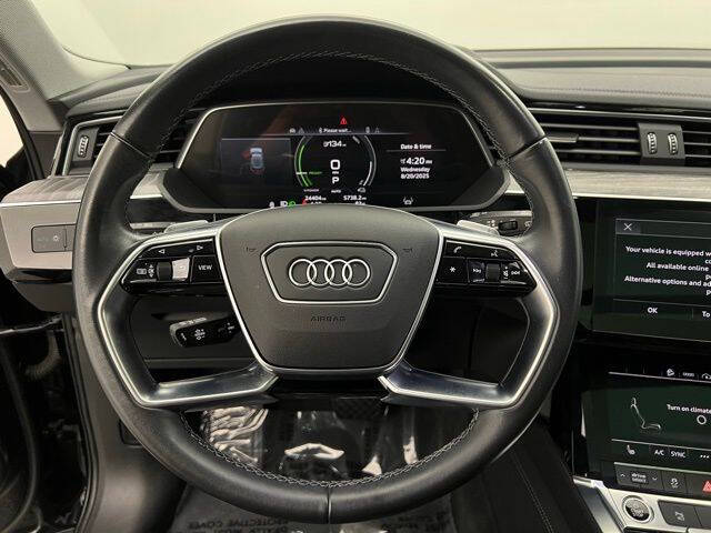 2023 Audi e-tron quattro Premium