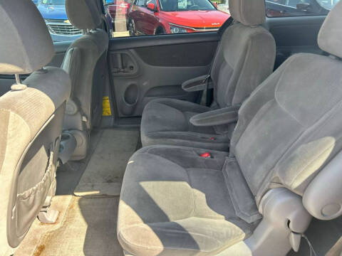 2004 Toyota Sienna
