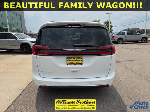 2022 Chrysler Pacifica Touring L