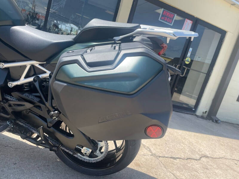 2024 Suzuki GSX-S1000GX+