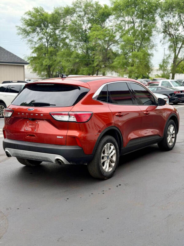2020 Ford Escape SE
