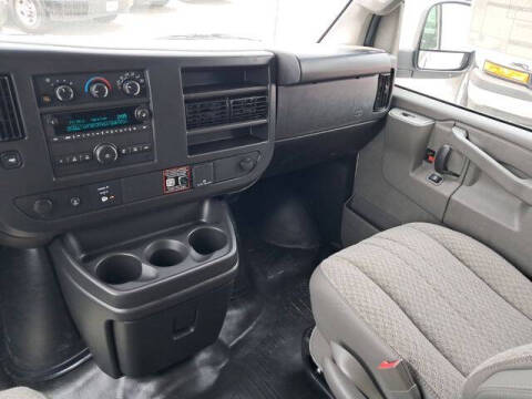2025 Chevrolet Express 3500
