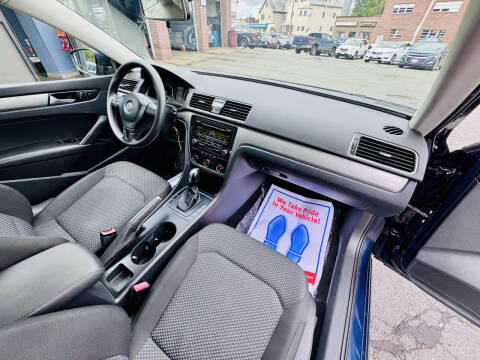 2014 Volkswagen Passat 1.8T S PZEV