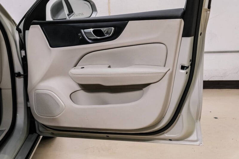 2019 Volvo S60 T5 Momentum