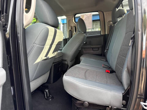 2018 RAM 1500 SLT