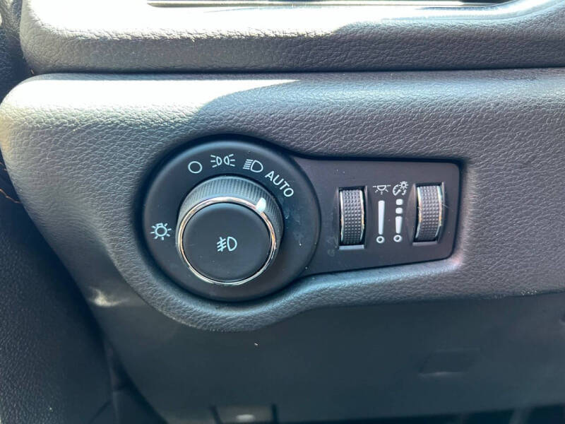 2023 Chrysler Pacifica Plug-In Hybrid Pinnacle