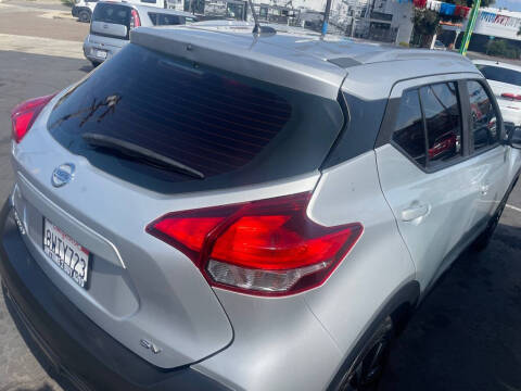 2019 Nissan Kicks S