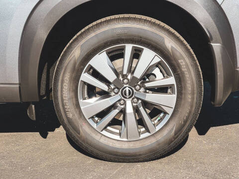 2025 Nissan Pathfinder S