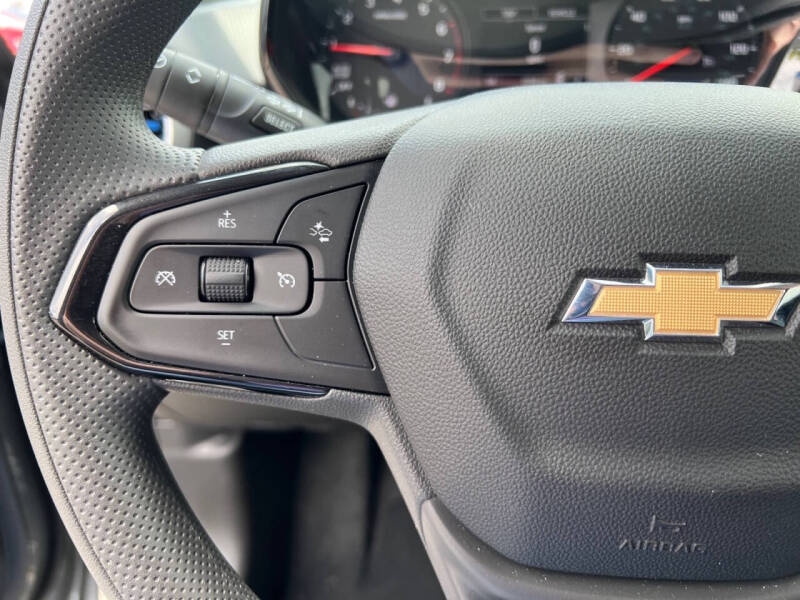2025 Chevrolet Trax LS