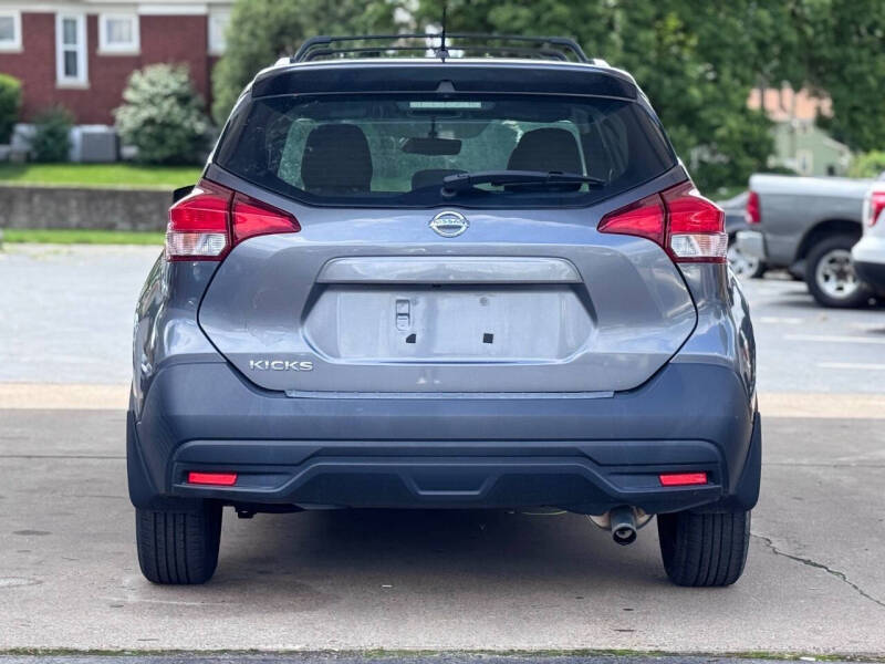2019 Nissan Kicks S